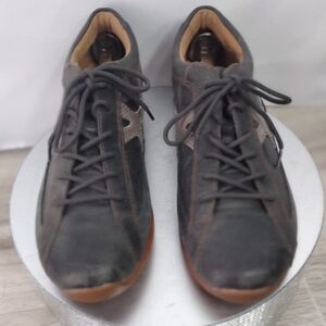 Born Men's Black and Brown Casual Shoes size 9.5 pre owned Exellent good cond